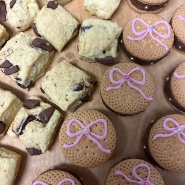 バレンタインデー♥️

#向井燃料
#娘  友チョコ  手作り
#母には紅茶のチョコ🍫